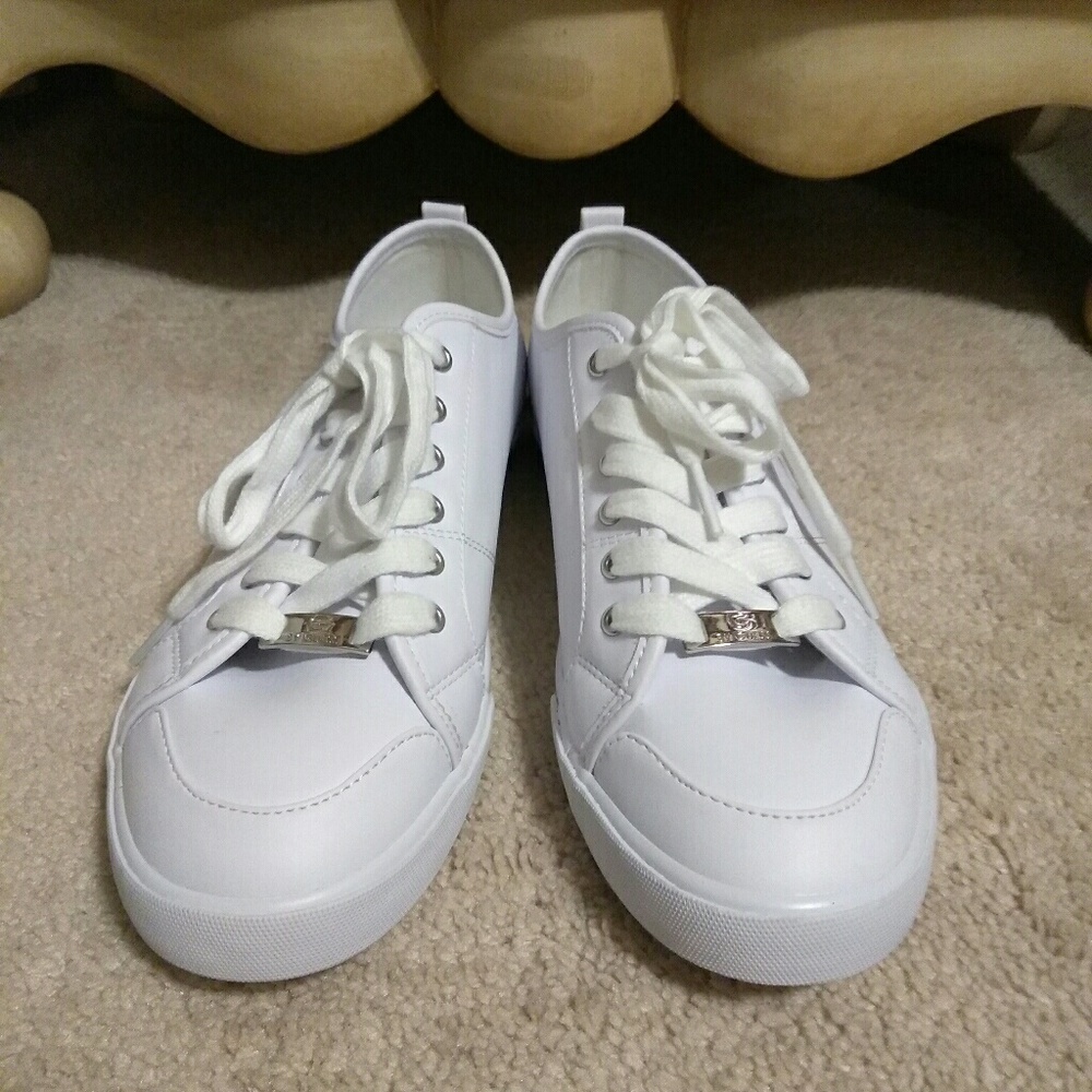 White Guess Sneaker w/Silver Glitter Accent